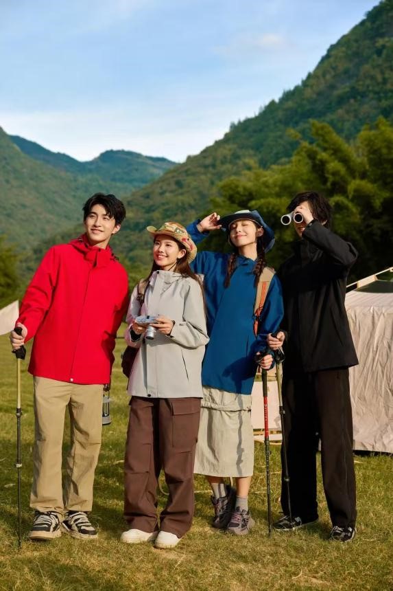 長沙炭河服飾有限公司,長沙西服定制公司,工作服定制,沖鋒衣定制,T恤定制